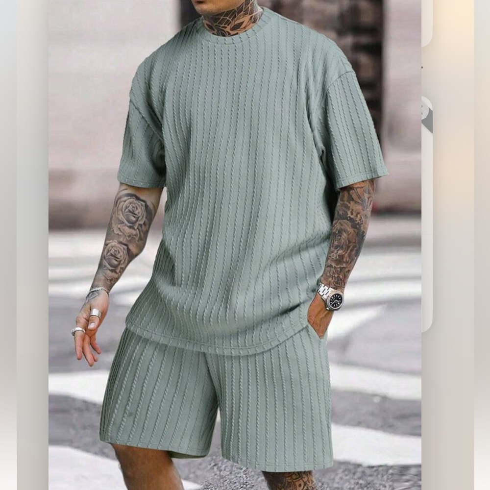 Manfinity Homme Loose-Fit Men's Solid Color T-Shirt & Drawstring Waist Shorts